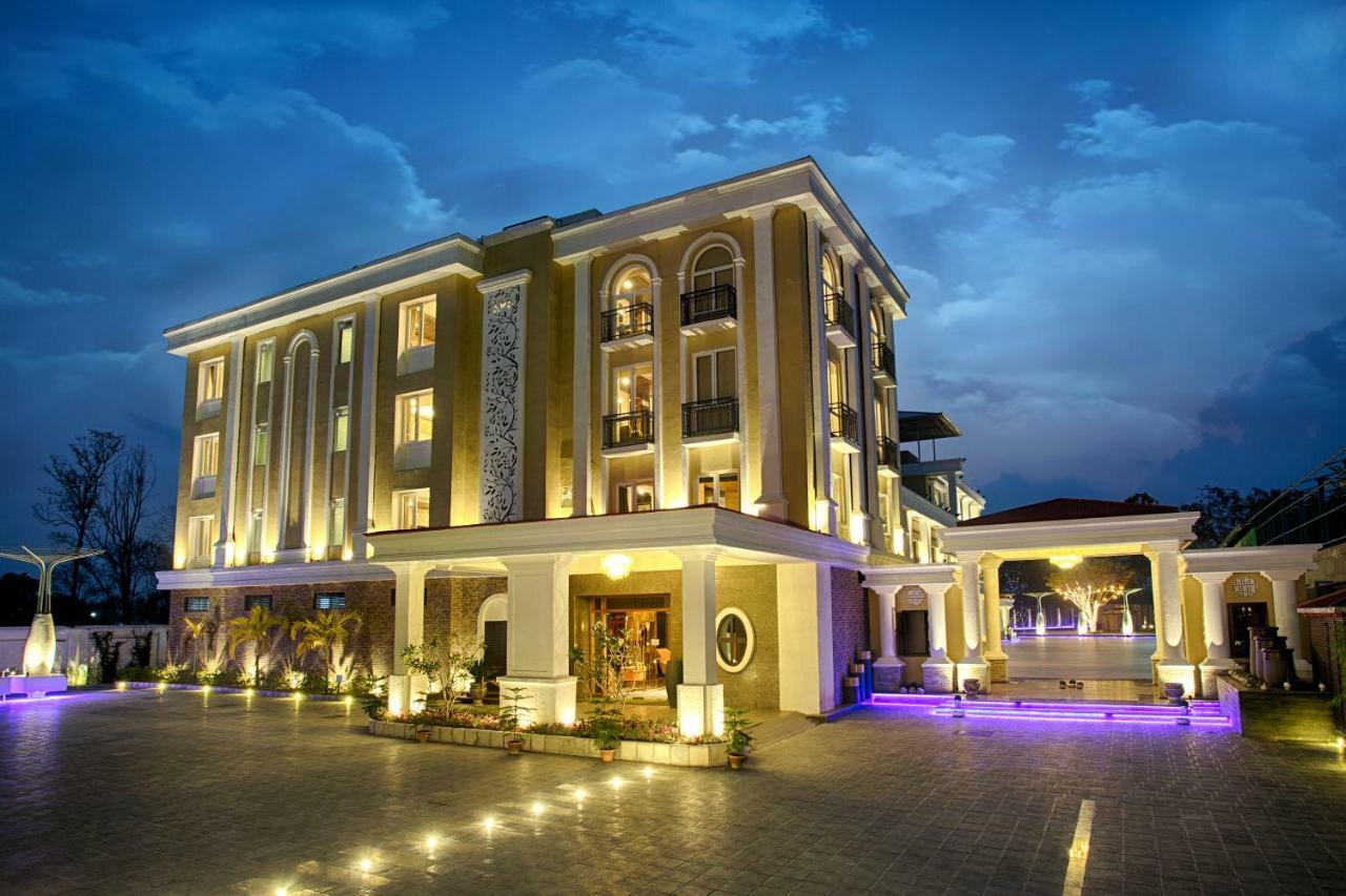 Four Vedas Hotel & Resort Siliguri Ngoại thất bức ảnh