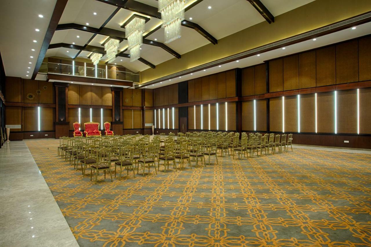 Four Vedas Hotel & Resort Siliguri Ngoại thất bức ảnh